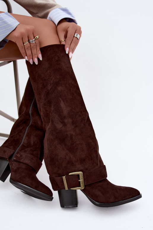botas altas con tacón y hebillas en color marrón Mirea