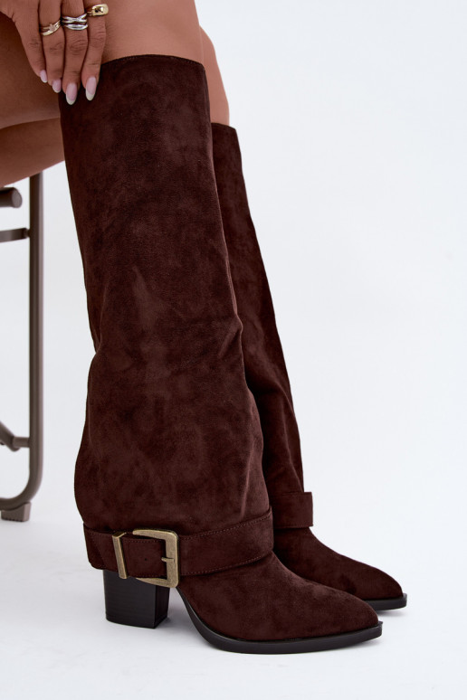 botas altas con tacón y hebillas en color marrón Mirea