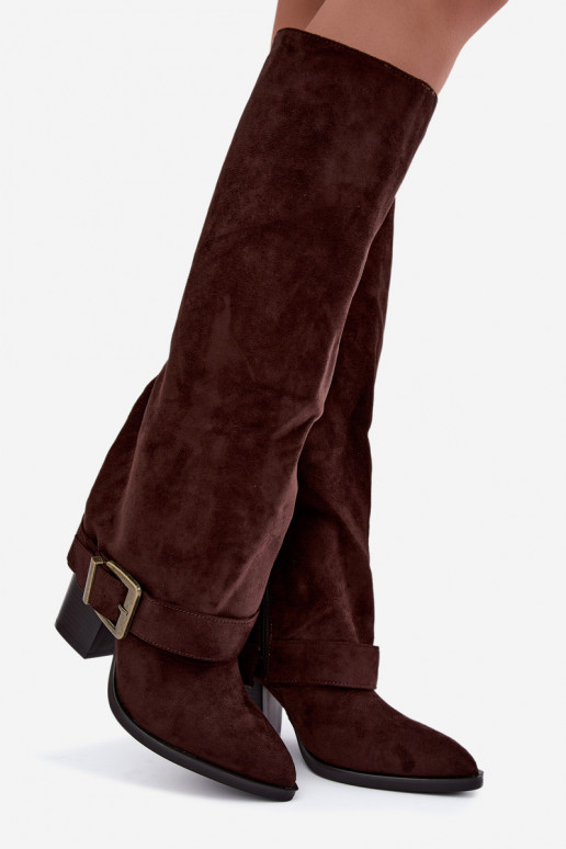 botas altas con tacón y hebillas en color marrón Mirea