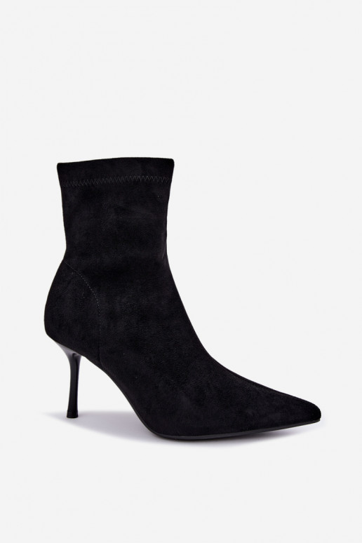 Botines negros con tacones delgados Nireya