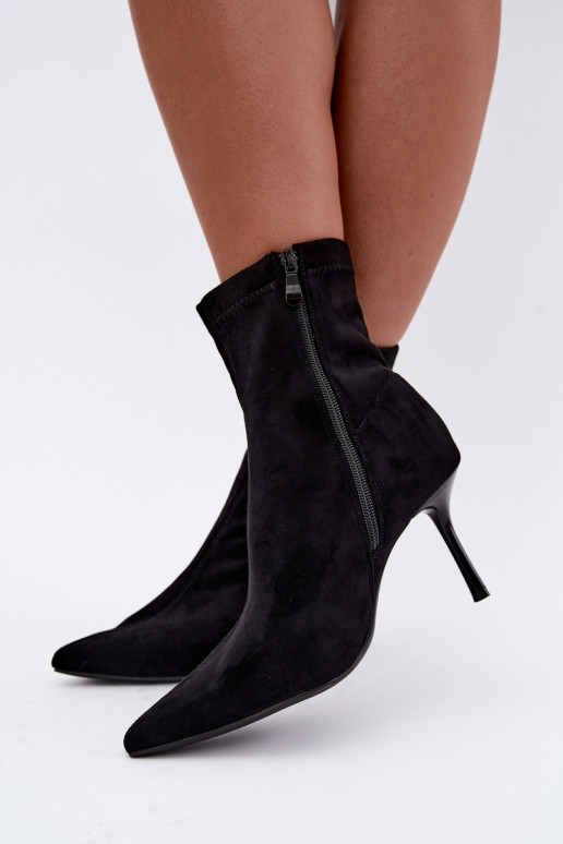 Botines negros con tacones delgados Nireya