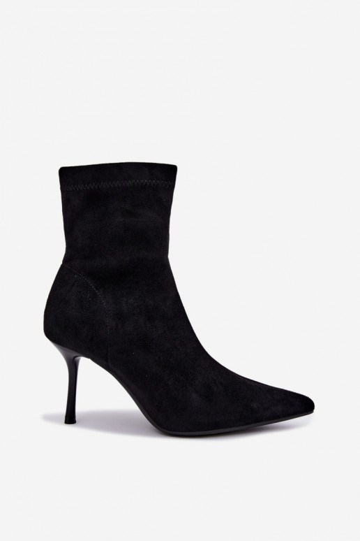 Botines negros con tacones delgados Nireya