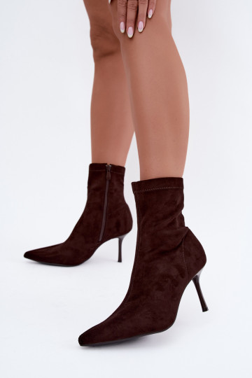Botines de chocolate con tacones delgados Nireya 2