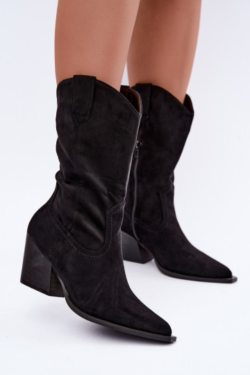Botines negros aislados de estilo cowboy con tacones Serenza
