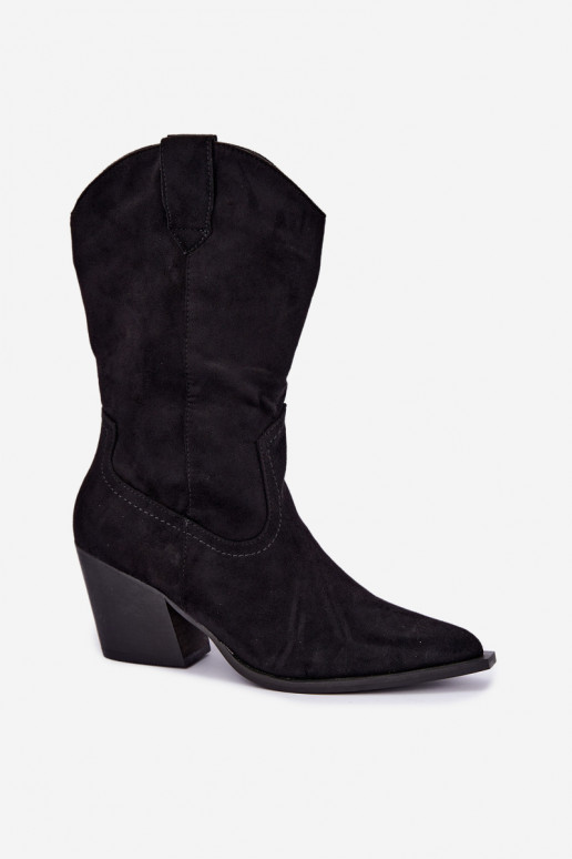 Botines negros aislados de estilo cowboy con tacones Serenza
