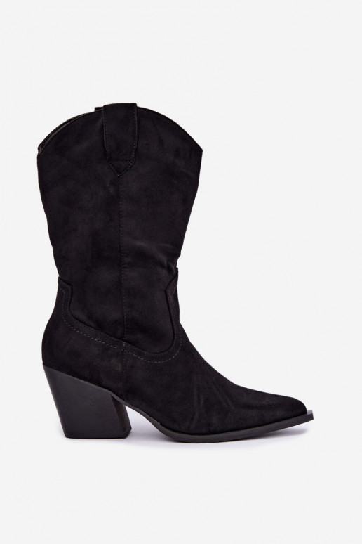 Botines negros aislados de estilo cowboy con tacones Serenza