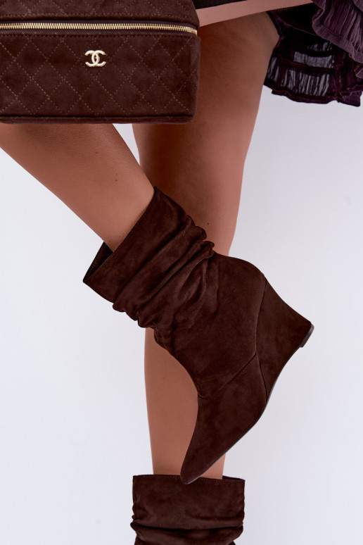 Botines marrones arrugados con plataforma Thalene
