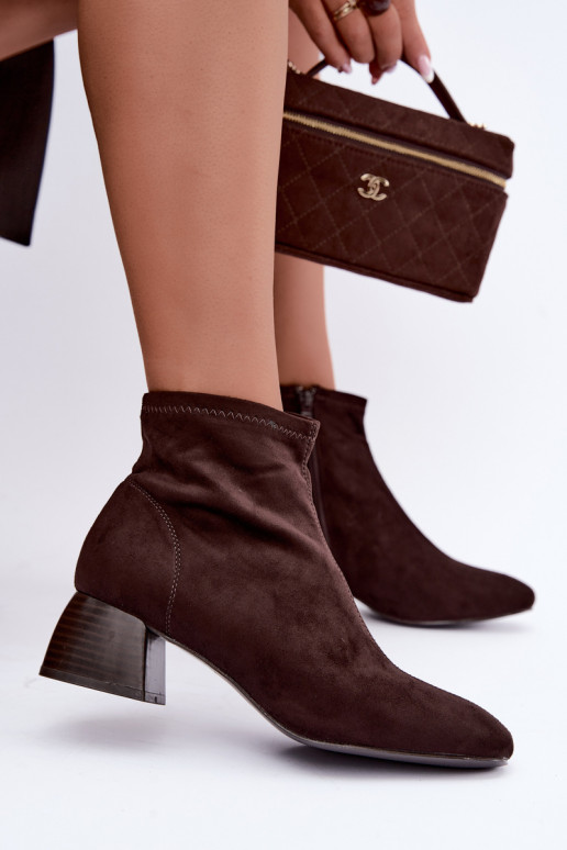Botines de chocolate con tacones Estellea
