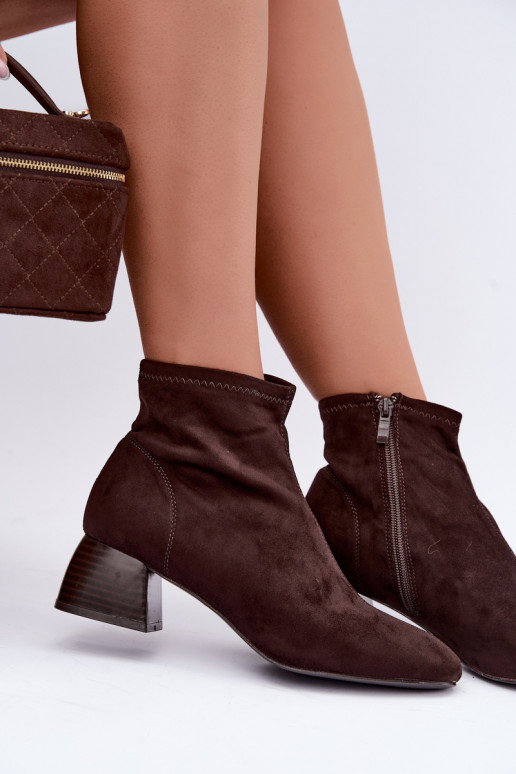 Botines de chocolate con tacones Estellea