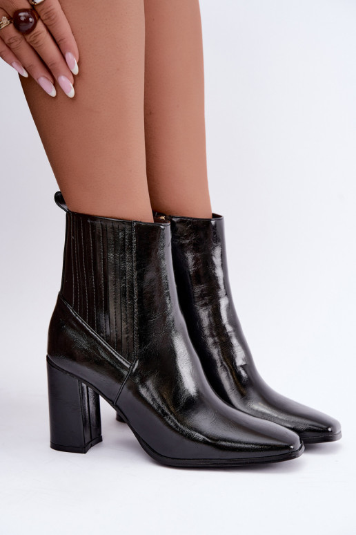 Botines negros con efecto charol Kallista