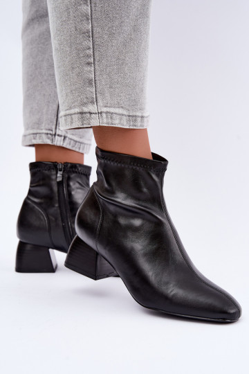 Botines negros Klocke de cuero sintético Estellea