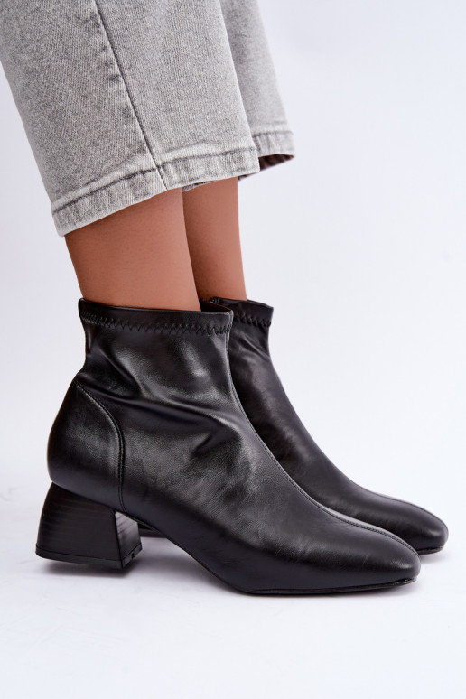 Botines negros Klocke de cuero sintético Estellea