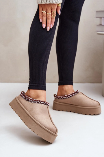 Botas de nieve bajas de mujer en color arena con anillos bordados en plataforma Įjungtarirya