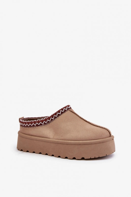 Botas de nieve bajas de mujer en color arena con anillos bordados en plataforma Įjungtarirya