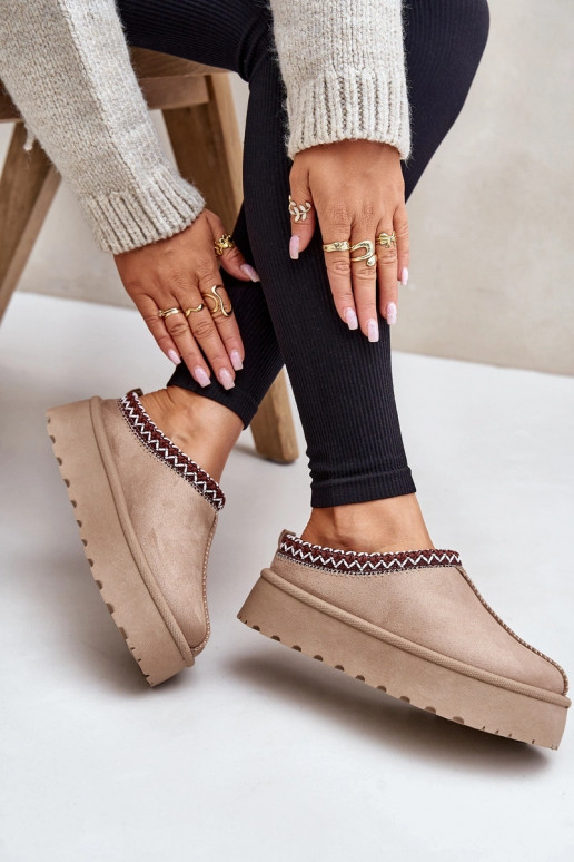 Botas de nieve bajas de mujer en color arena con anillos bordados en plataforma Įjungtarirya