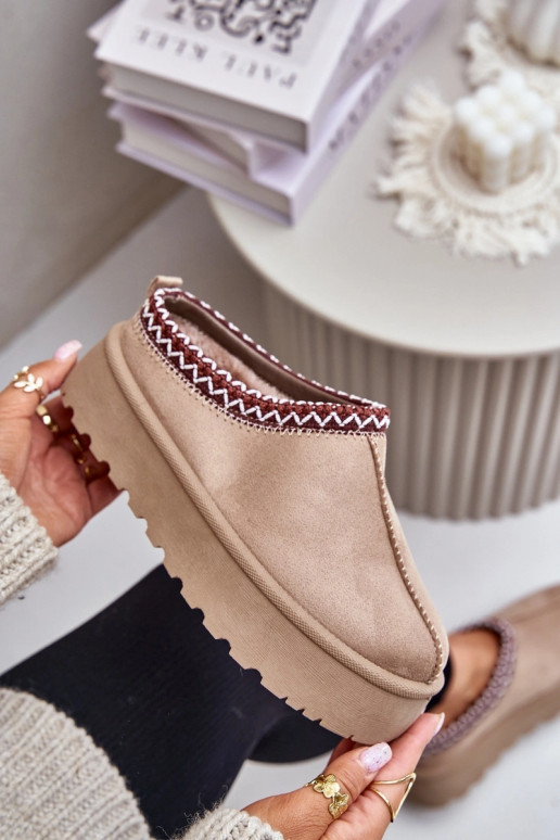 Botas de nieve bajas de mujer en color arena con anillos bordados en plataforma Įjungtarirya