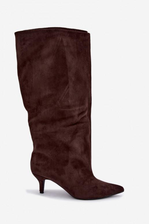 Botas altas cálidas con volantes y tacones en color chocolate Oriellea
