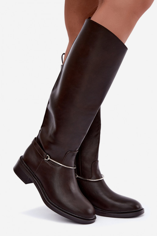 Botas altas con tacones anchos y cintas decorativas en color chocolate INillene