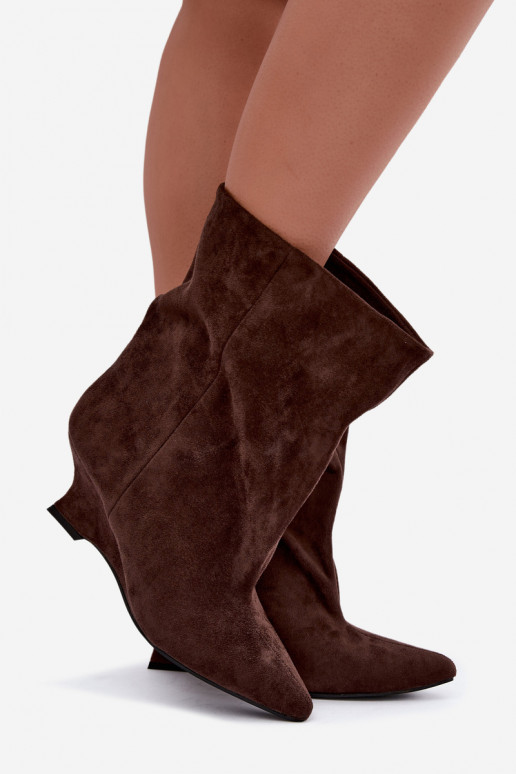 Botines de deslizamiento con plataforma en color chocolate Coralise