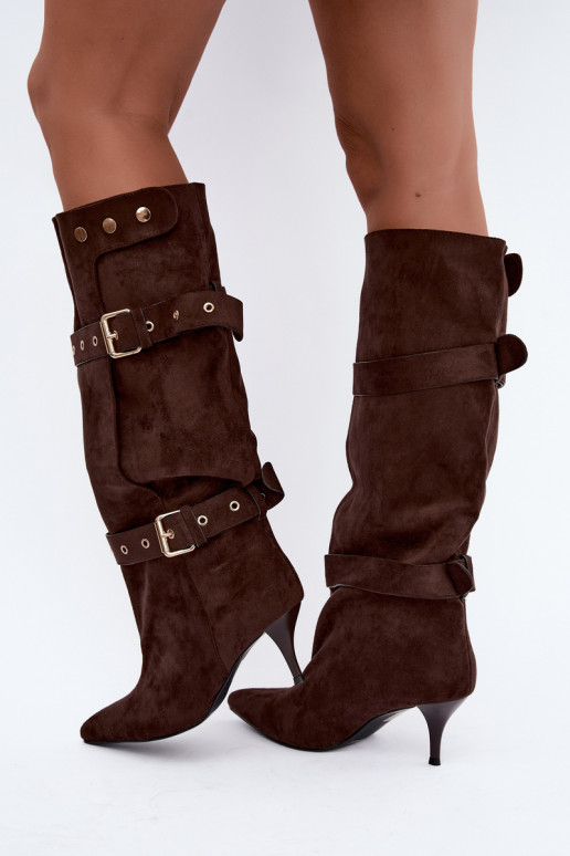 Botines marrones Isabeau con tacones finos y hebillas