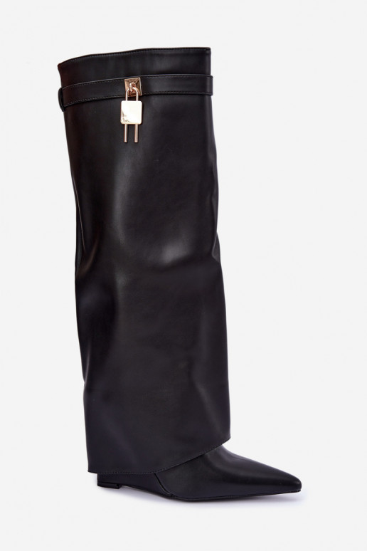 Botas altas Mirettea con plataforma y correas decorativas en negro