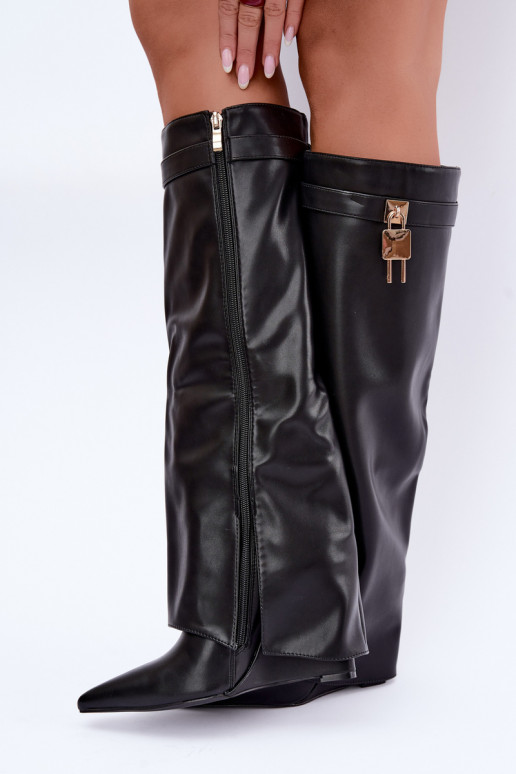 Botas altas Mirettea con plataforma y correas decorativas en negro