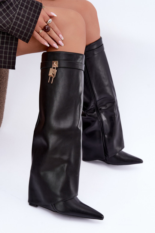 Botas altas Mirettea con plataforma y correas decorativas en negro