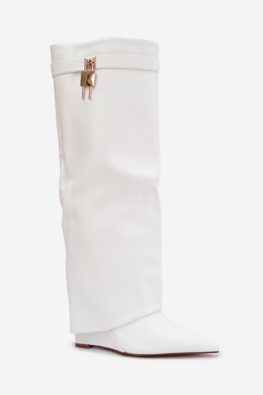 Botas altas Mirettea con plataforma y correas decorativas en blanco