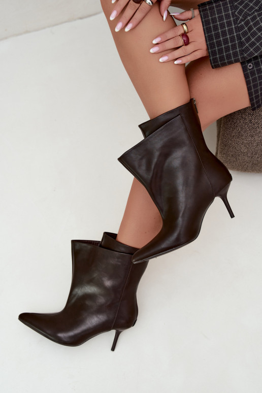 Botines aislados Damarielle con tacones finos en marrón