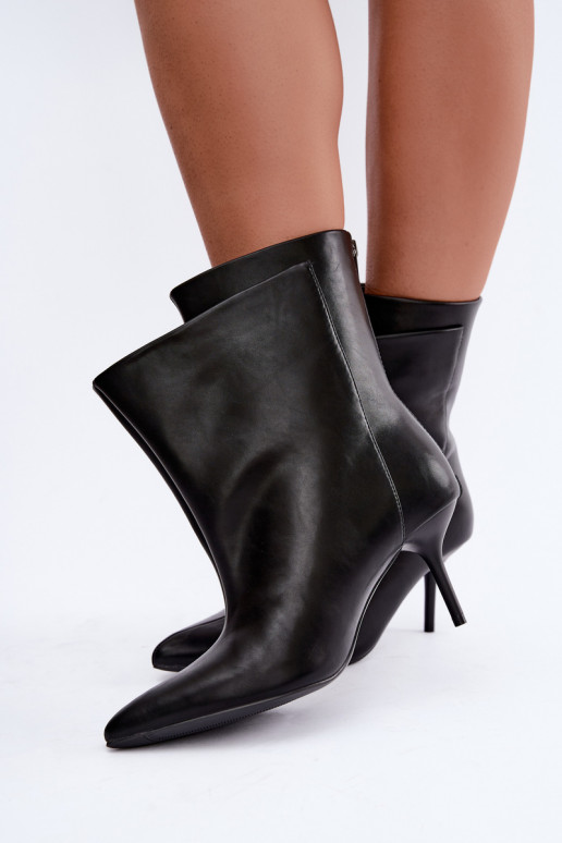 Botines aislados Damarielle con tacones finos en negro