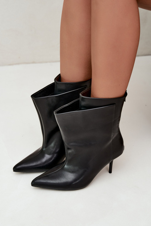 Botines aislados Damarielle con tacones finos en negro