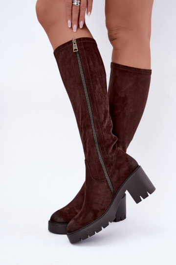 Botas sobre la rodilla de ante sintético con tacón color chocolate Vinceza 58332