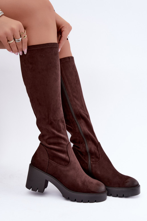 Botas sobre la rodilla de ante sintético con tacón color chocolate Vinceza 58332