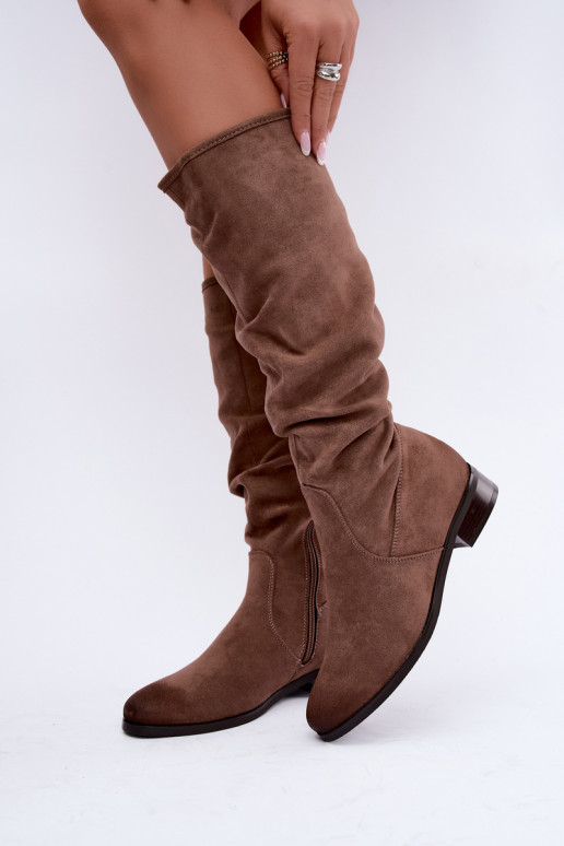 Botas aislantes arrugadas sobre la rodilla con tacones anchos color arena Vinceza 58669