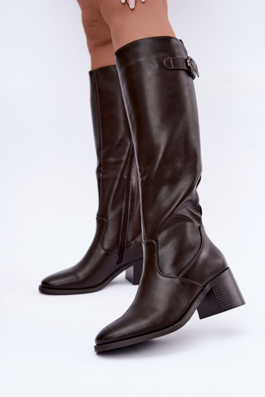 botas largas forradas con tacón y hebillas en color chocolate Lestine