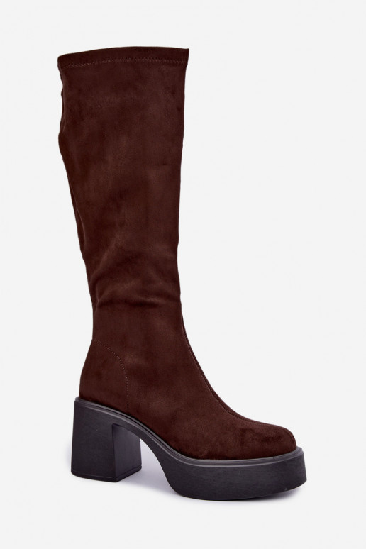 botas largas para mujer con plataforma en color chocolate Nesalie