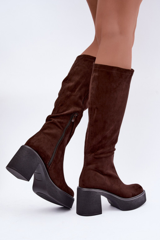 botas largas para mujer con plataforma en color chocolate Nesalie