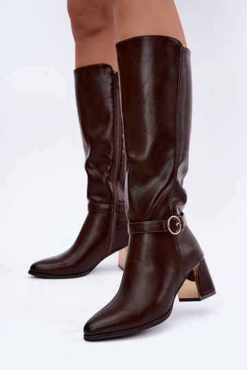 botas largas forradas con tacón y tacones decorados en color chocolate Senvia