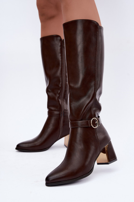 botas largas forradas con tacón y tacones decorados en color chocolate Senvia