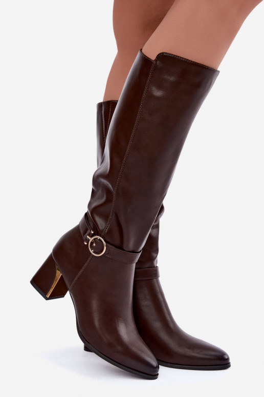 botas largas forradas con tacón y tacones decorados en color chocolate Senvia