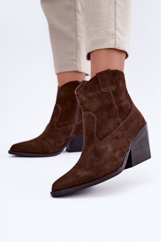 botas de ante forradas de estilo cowboy con tacón en color marrón Tirabelle