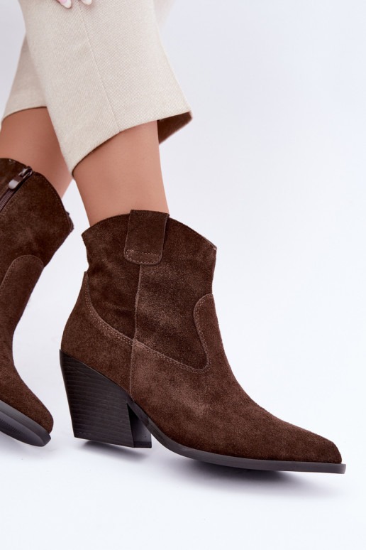 botas de ante forradas de estilo cowboy con tacón en color marrón Tirabelle