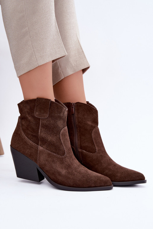 botas de ante forradas de estilo cowboy con tacón en color marrón Tirabelle