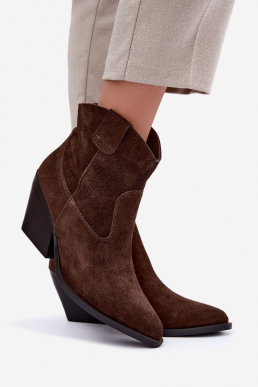 botas de ante forradas de estilo cowboy con tacón en color marrón Tirabelle
