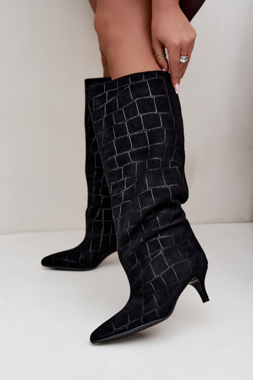 Botas negras de caña alta con detalles grabados y tacones Cazelle