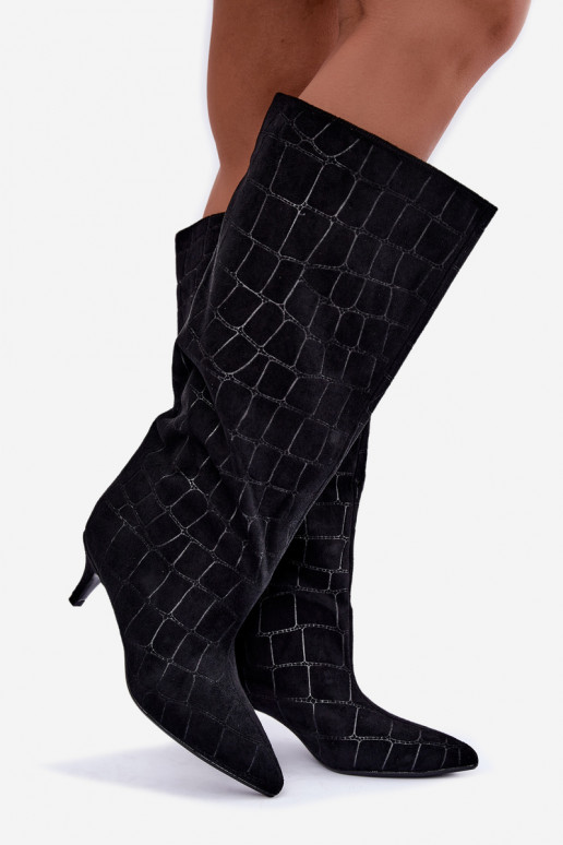 Botas negras de caña alta con detalles grabados y tacones Cazelle