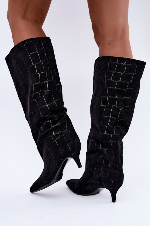 Botas negras de caña alta con detalles grabados y tacones Cazelle