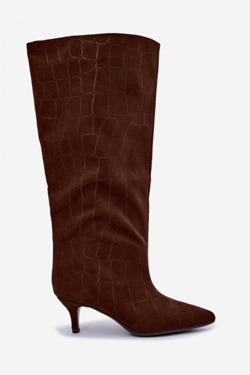 Botas marrones de caña alta con detalles grabados y tacones Cazelle