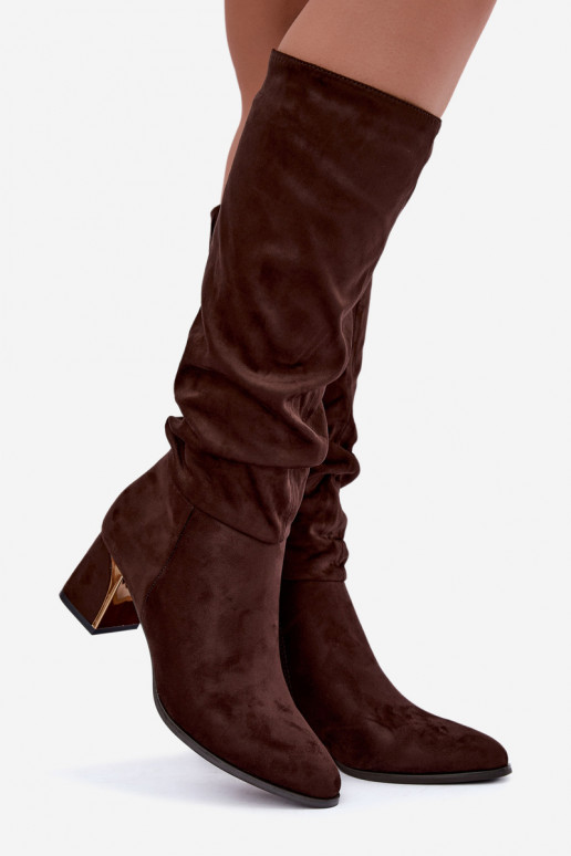 Botas altas arrugadas y calentitas con tacones en color chocolate Ivenna
