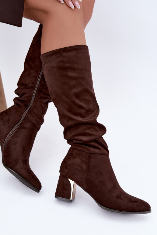 Botas altas arrugadas y calentitas con tacones en color chocolate Ivenna
